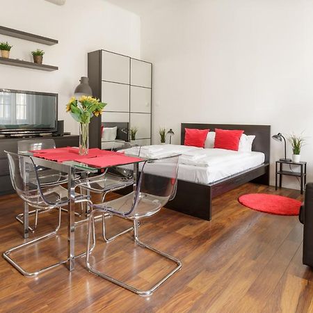 Red Dot Two - New Unit In The Heart Of Party Town Apartment Budapest Luaran gambar