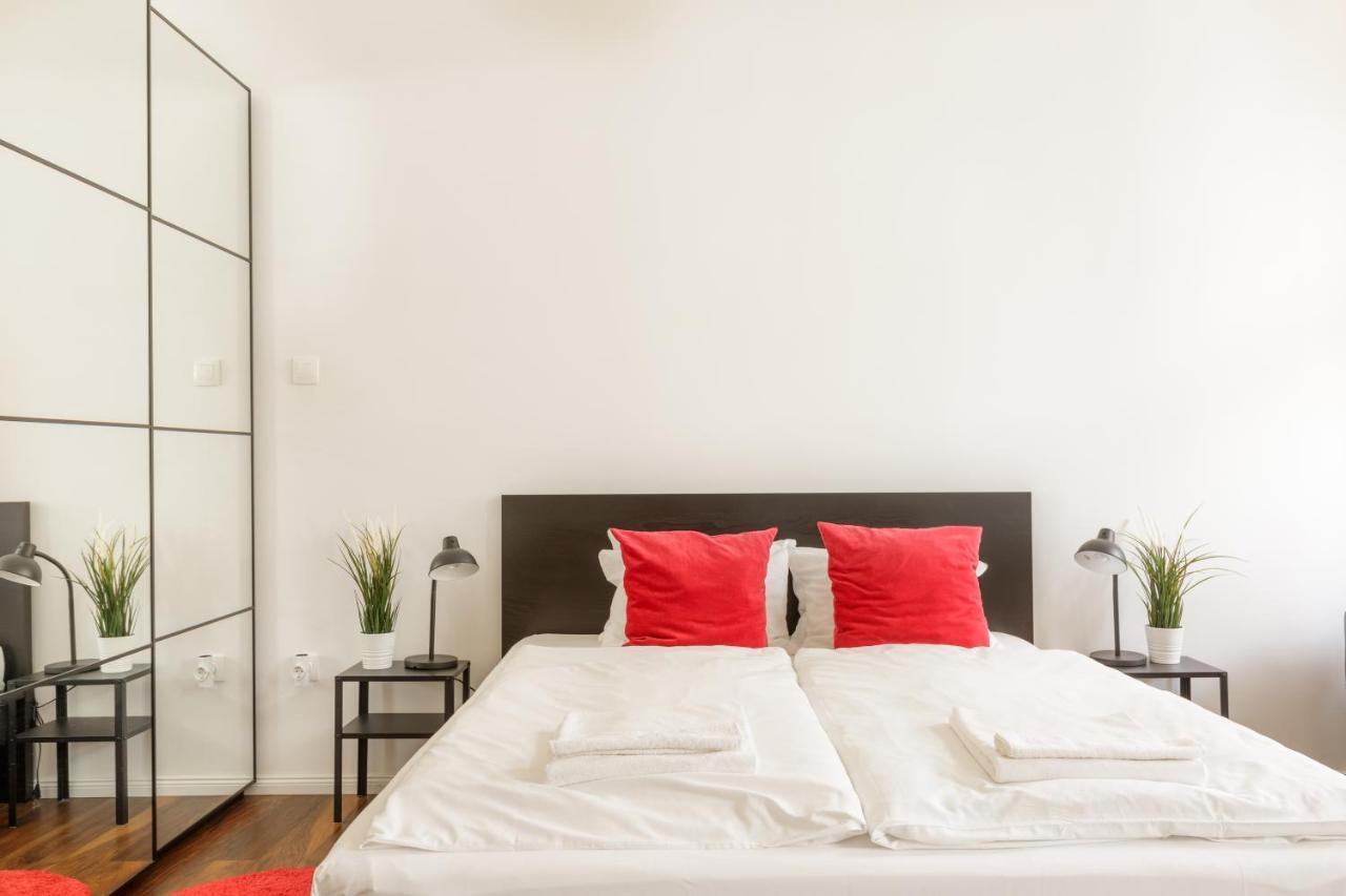 Red Dot Two - New Unit In The Heart Of Party Town Apartment Budapest Luaran gambar