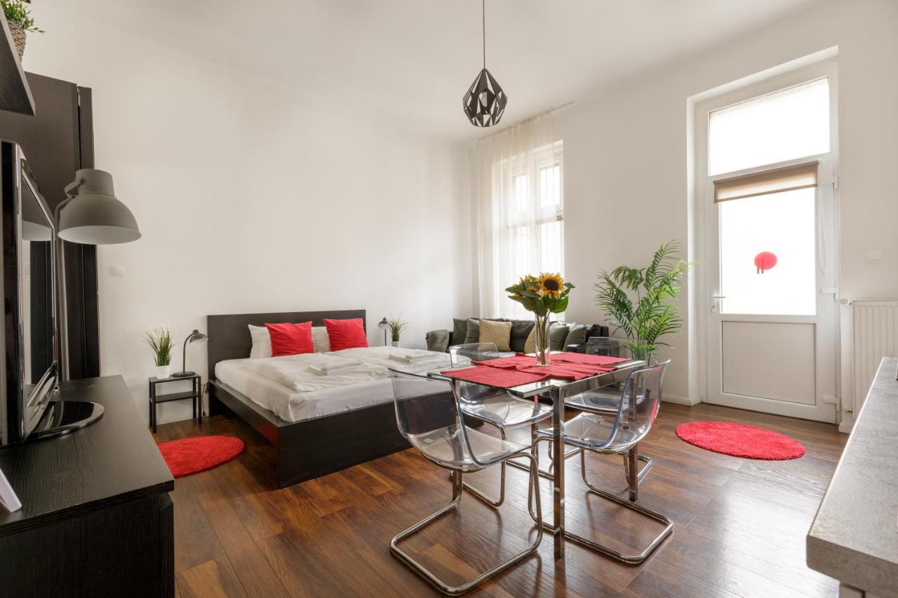 Red Dot Two - New Unit In The Heart Of Party Town Apartment Budapest Luaran gambar