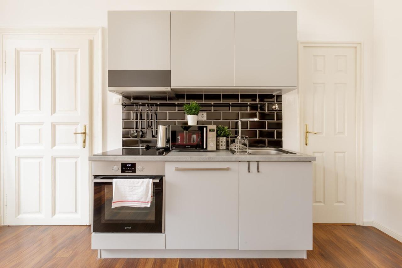 Red Dot Two - New Unit In The Heart Of Party Town Apartment Budapest Luaran gambar