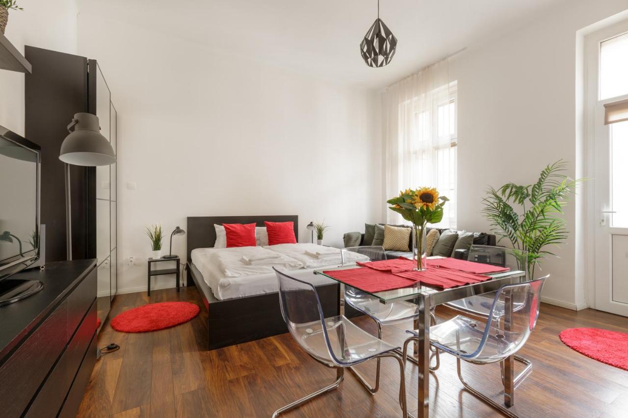Red Dot Two - New Unit In The Heart Of Party Town Apartment Budapest Luaran gambar